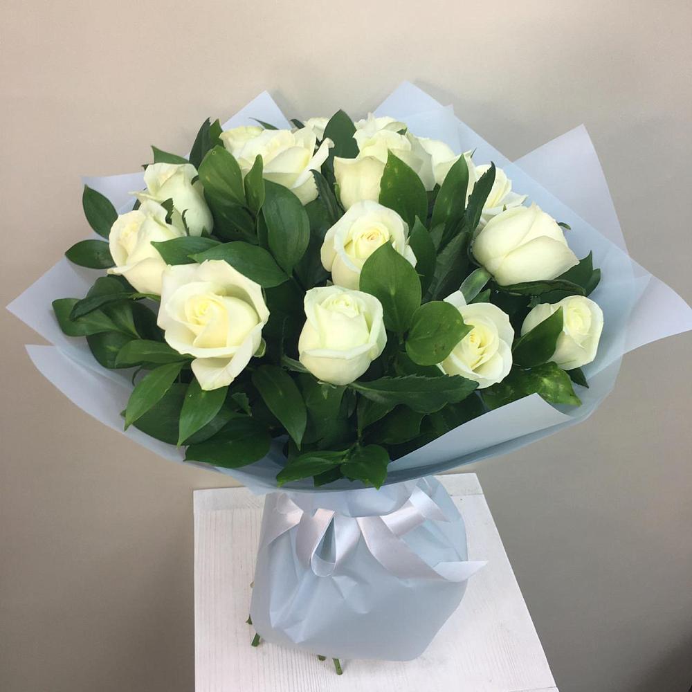 Букет 15 Белых роз Проуд в Видяево