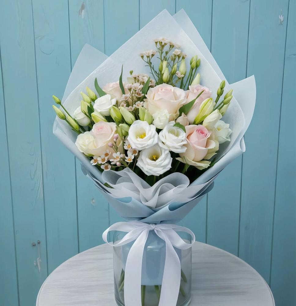 Букет цветов из: Розы и Лизиантусы в Видяево