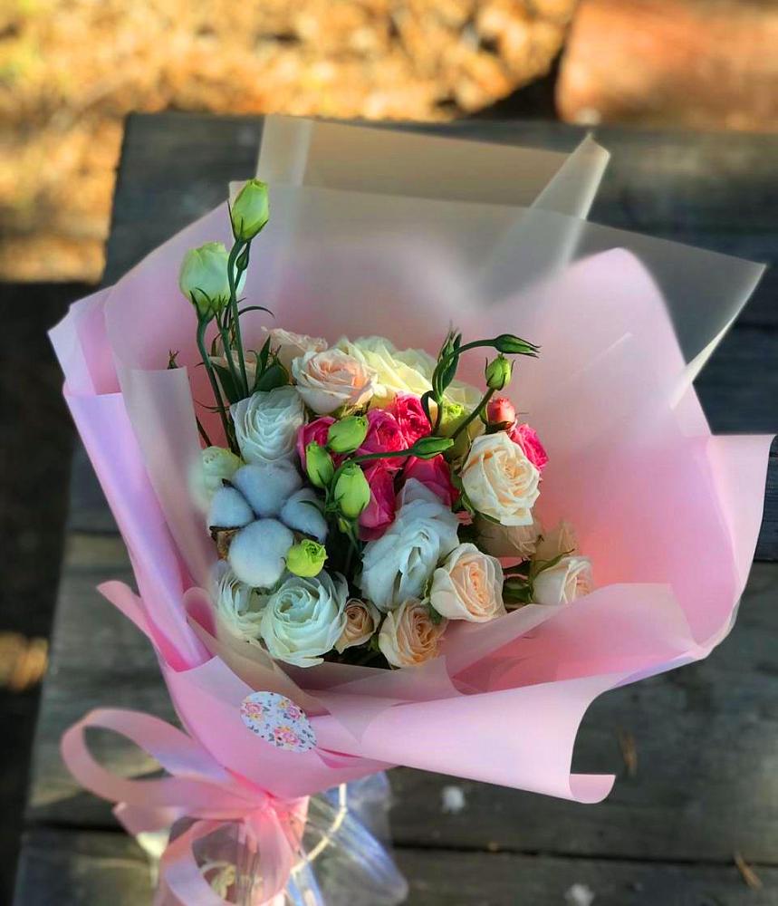 Букет цветов из: Розы и Лизиантусы в Видяево