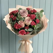 Букет цветов из:  Гвоздики и Розы в Видяево
