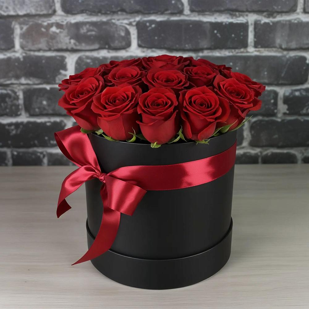 Цветочная композиция из Розы в шляпной коробке в Видяево