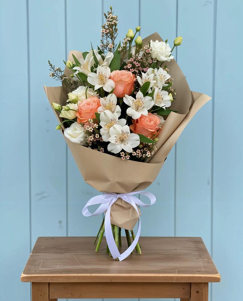 Букет цветов из: Альстромерии, Лизиантусы, Розы и Хризантемы в Видяево